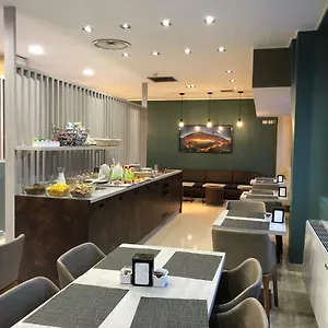 Oasi Village Hotel Milán